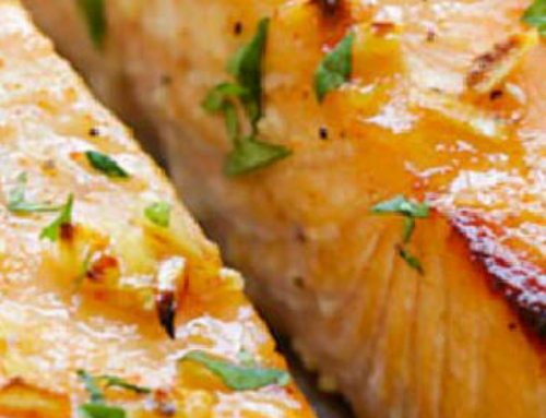 Salmón al horno con miel y mostaza